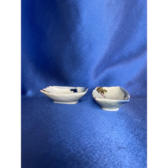 Pair of Porcelain Rectangle Sushi Sauce Dishes Accented with Blue - Picture 2 of 4